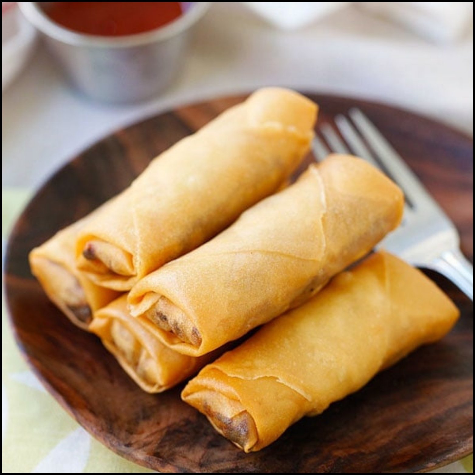 CRISPY FRIED VEGETABLE SPRING ROLL